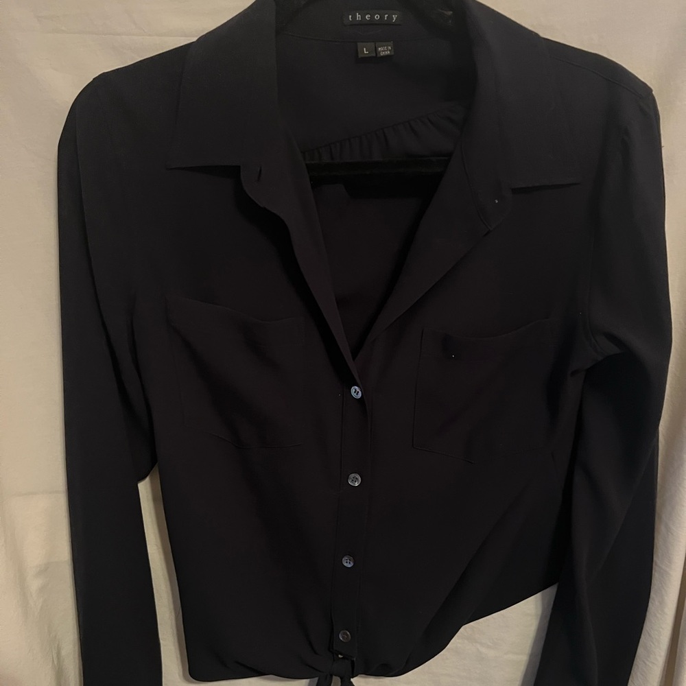 Theory size L black top